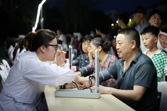 江蘇淮安：夏日義診送“健康”_fororder_圖片 2