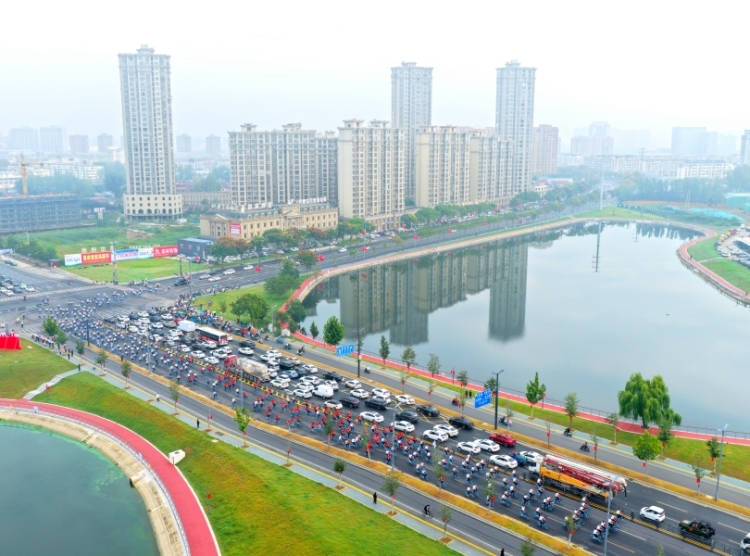 江蘇盱眙:國慶騎行潮 車輪丈量城市發展變遷_fororder_微信圖片_2025-10-01_191804_851_副本