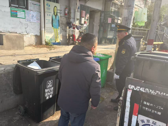 南京市秦淮區朝天宮街道多措並舉推進垃圾分類專項整治_fororder_圖片 2
