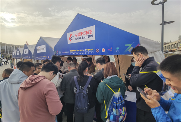 東航江蘇公司助力2025南京仙林半程馬拉松賽事舉辦_fororder_2