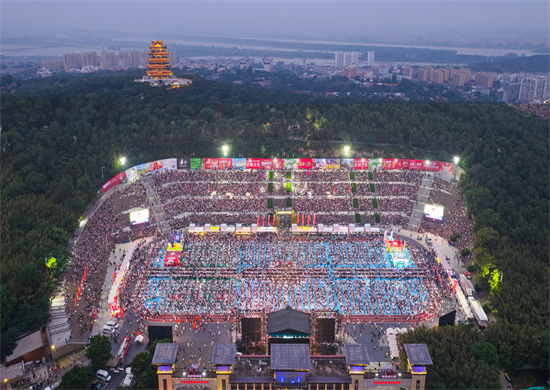 真誠惠民 全民嗨翻 第25屆盱眙龍蝦節火熱登場_fororder_微信圖片_2025-06-13_105005_103