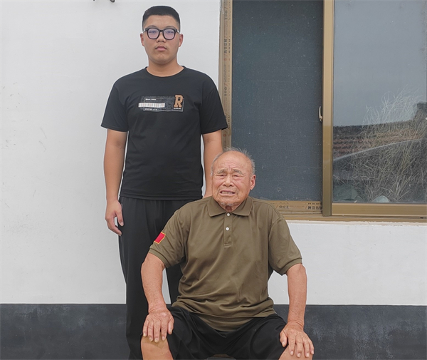 南通海安:血脈傳承報國志 矢志強軍在今朝_fororder_4