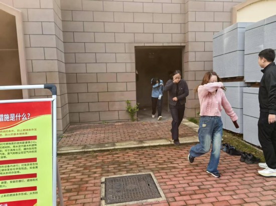 泰州醫藥高新區（高港區）口岸街道舉行2025年“119”消防宣傳月主題宣傳活動_fororder_圖片 2