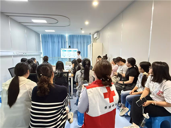 泰州姜堰張甸:婦聯牽線搭“健康橋” 織牢婦女健康“防護網”_fororder_圖片2