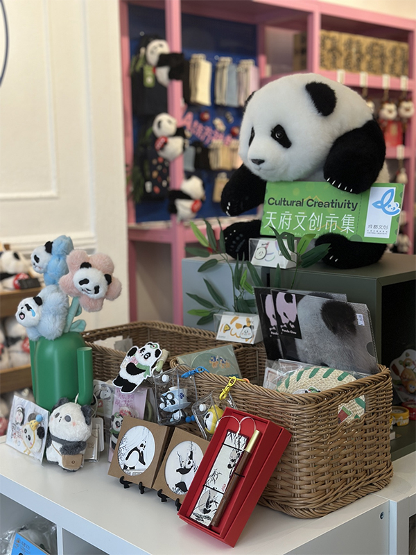 成都熊貓文創快閃店首度亮相倫敦_fororder_未標題-1