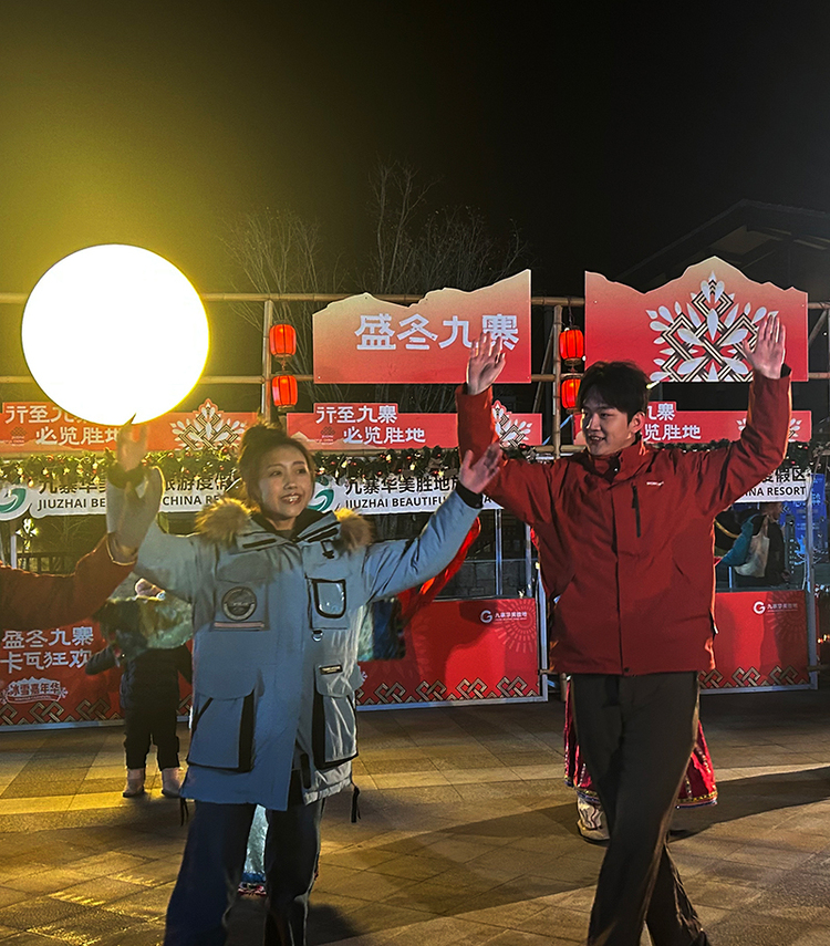 《愛在阿壩》拍攝花絮——品茶點、跳鍋莊舞