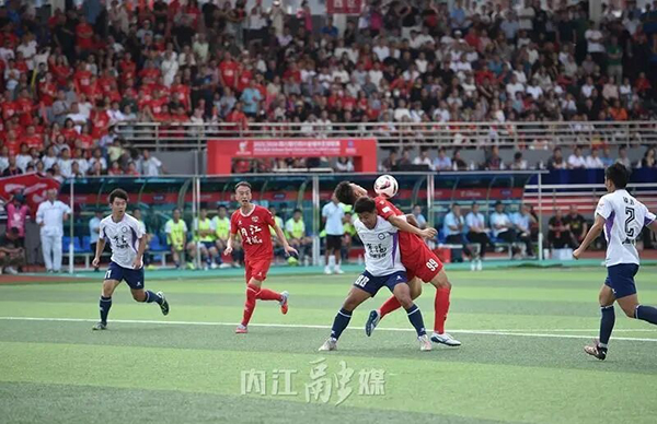 “川超”首輪 內江重龍酒隊3:0戰勝資陽中國牙谷隊獲得勝利_fororder_比賽現場-供圖-內江市融媒體中心2