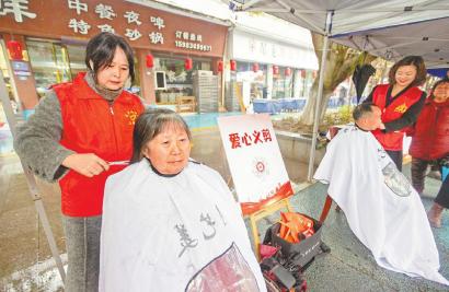 （轉載）四川省2025年“3·5”學雷鋒志願服務主題活動舉行 踐行雷鋒精神 弘揚志願服務文化