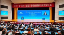 曹德旺：讓大學與産業協同創新發展