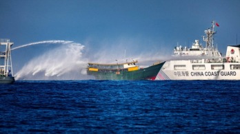 菲律賓的南海“三板斧”耍了一場空_fororder_a0df1bdfda8b47a30524f9bc2c2bde37