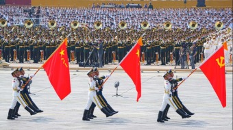 中國人民解放軍儀仗方隊走過天安門廣場_fororder_666
