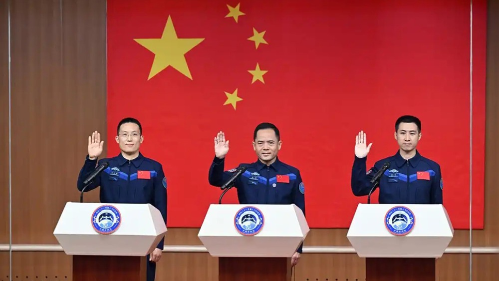 視頻丨亮相！神二十一乘組與中外媒體記者集體見面_fororder_1761796178121_633