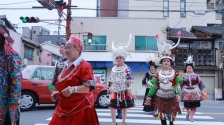 “村T”自信演繹“民族的就是世界的”_fororder_1a8ac3644a6845e8ad1c1dfcbb8cf965.800x533.750x2147483647