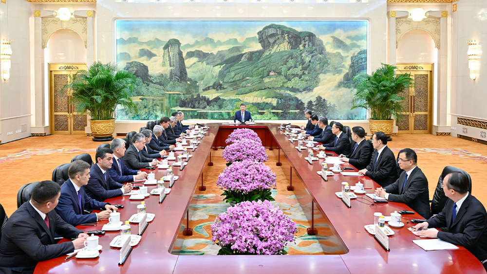 【講習所·中國與世界】習近平以“三點建議”推動上合發展新征程_fororder_時政紅底(3)