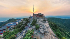 山東泰安：當夏日的風拂過泰山 雲端上的美景讓你一眼心動！_fororder_2a3557fa54074406b3d0ff6235d9db1e.1080x711.960x2147483647