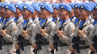 以熱血鍛鑄和平盾牌 “中國藍盔”接受檢閱_fororder_4