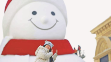 “爾濱”網紅大雪人來啦_fororder_微信圖片_2025-12-15_103533_270