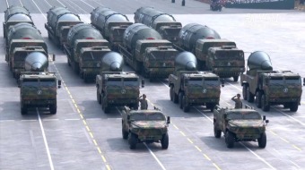 東風-5C液體洲際戰略核導彈亮相閱兵場_fororder_5