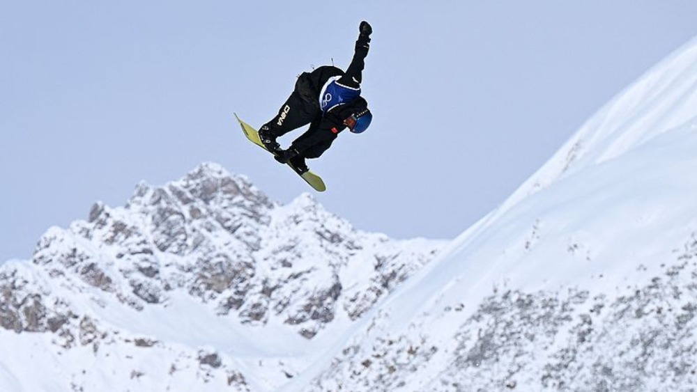 一“鳴”驚人！蘇翊鳴奪取米蘭冬奧會中國代表團首金！_fororder_fd6d8830421a4bc896b66af53abc7b83