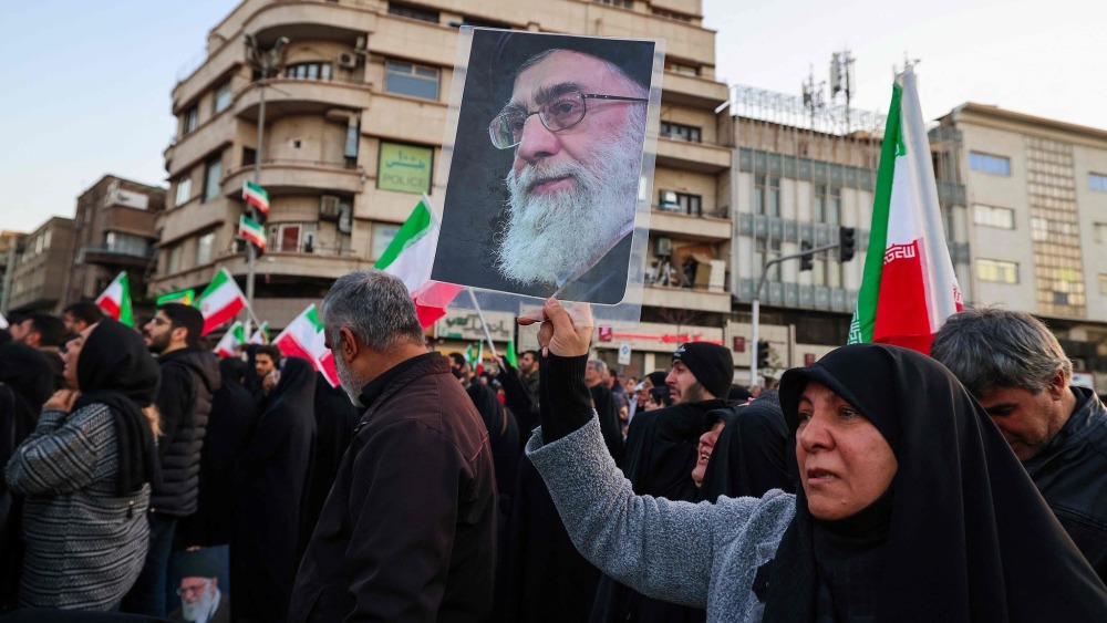 持續更新丨伊朗民眾集會悼念哈梅內伊 高呼反美反以口號_fororder_伊朗民眾悼念最高領袖哈梅內伊