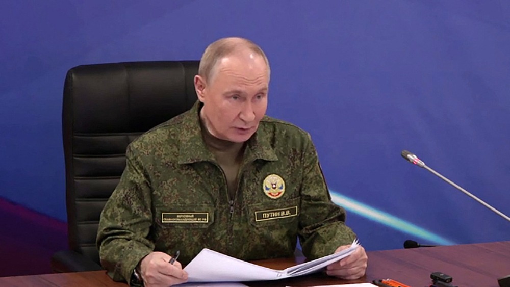 閃評丨澤連斯基訪美之際 普京再就俄烏衝突局勢表態_fororder_ecb368280230403a93b78b217ee3e738