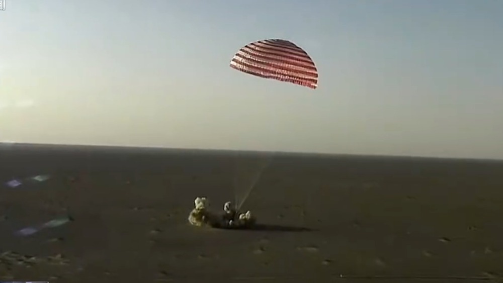 正在直播：神舟二十號航天員乘組返回東風著陸場_fororder_12