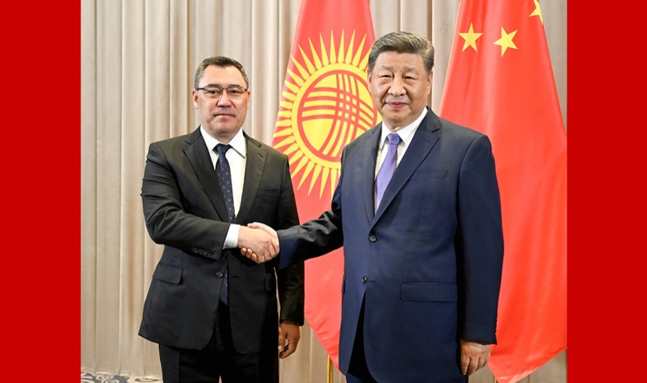習近平會見吉爾吉斯斯坦總統扎帕羅夫_fororder_1750156497060_401