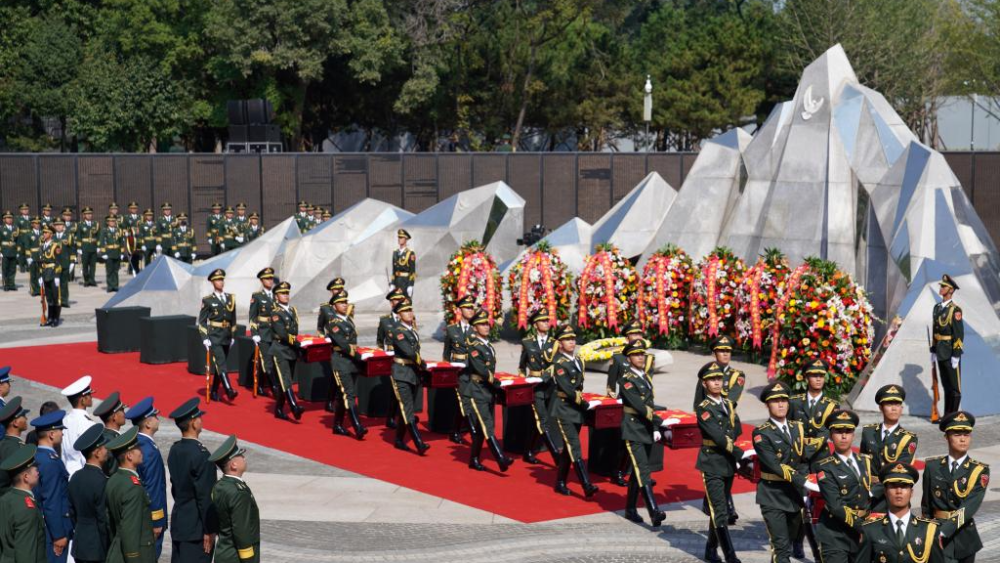 英雄安息！第十二批在韓志願軍烈士遺骸安葬儀式全紀實_fororder_企業微信截圖_1757740055302