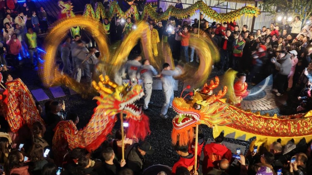 各地多彩活動喜迎元宵節_fororder_202603029300d38f86a24258a8b744c476ccf65f_202603025bad4a6845f0436f898d5b333f788400