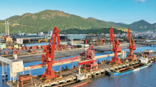 4月寧德港貨物吞吐量創新高_fororder_0e52a98d73d640e4973a8d86a202bbf3.960x640