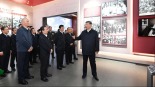 習近平參觀新疆維吾爾自治區成立70週年主題成就展_fororder_b29ce7e67db742f78fe38c350dec898e