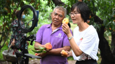 全國人大代表岳巧雲：科技點亮桃鄉新夢_fororder_a0847e46-66ca-4259-aac2-6e380ad9cc4f.1024x695.750x509