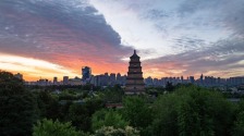 唯美朝霞驚艷登場 天空暈染美麗畫卷
