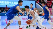 全運會男籃比賽：周琦和胡金秋“雙塔”優勢明顯 爭冠熱門四川隊大勝對手