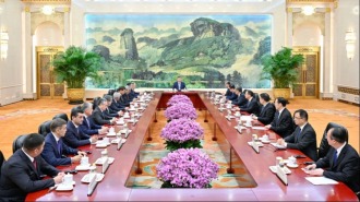 習近平以“三點建議”推動上合發展新征程_fororder_時政紅底(5)