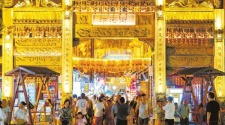 夜遊湖南嶽陽汴河街