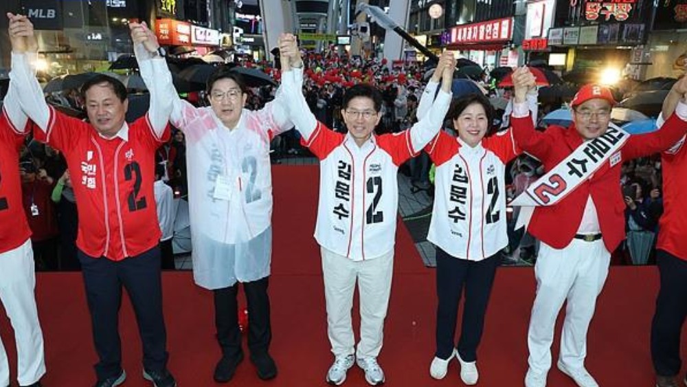 在野黨總統候選人李在明來勢洶洶 韓執政黨能否“尹”退為進？