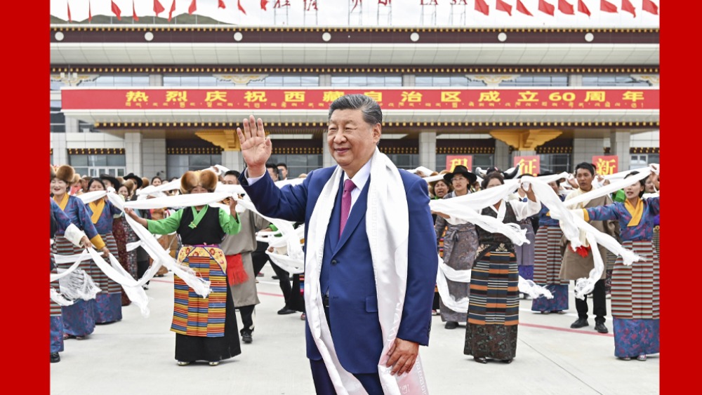 習近平率中央代表團抵達拉薩出席西藏自治區成立60週年慶祝活動_fororder_1755681386850_811