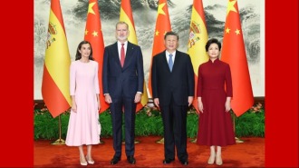 習近平用“三個相互”闡釋中西關係示範意義_fororder_時政紅底(8)