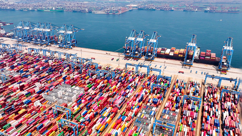 迎難而上 奮力拼搏 中國經濟破浪前行_fororder_1765281238047_114