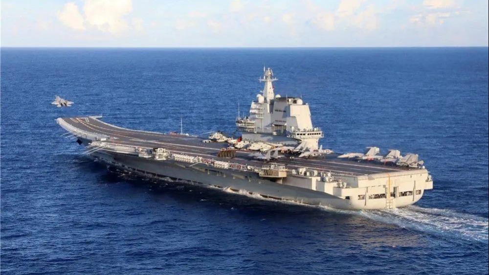 中國海軍雙航母編隊赴遠海開展實戰化訓練