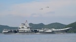 山東艦航母編隊抵達香港 殲15-T首次在航母甲板對公眾開放_fororder_1751514553579_72