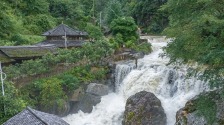 湖南新化大熊山：瀑影疊翠映仙蹤